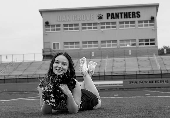 CheerIzzy2bw