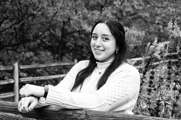 Maya-12bw