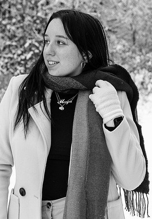 Maya11Zoombw