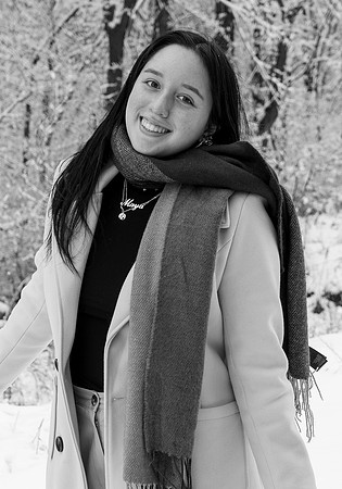 Maya19Zoombw