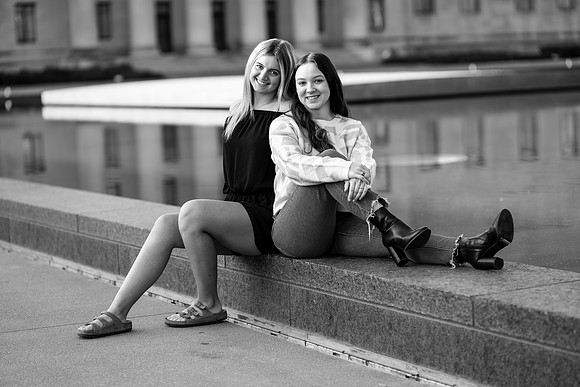 IzzyNLily1bw
