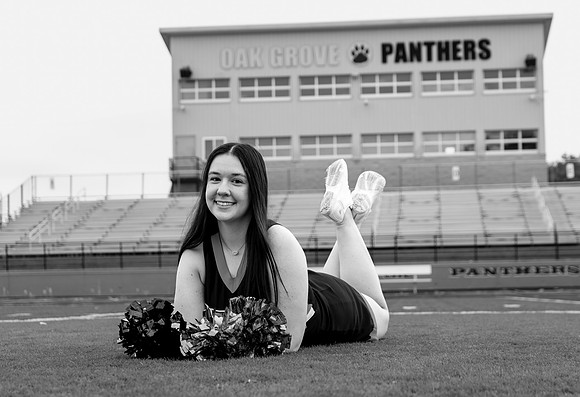 CheerAvery1bw